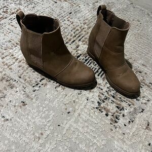 Women's Brown Chelsea Ankle Boots - Classic Slip-On Style